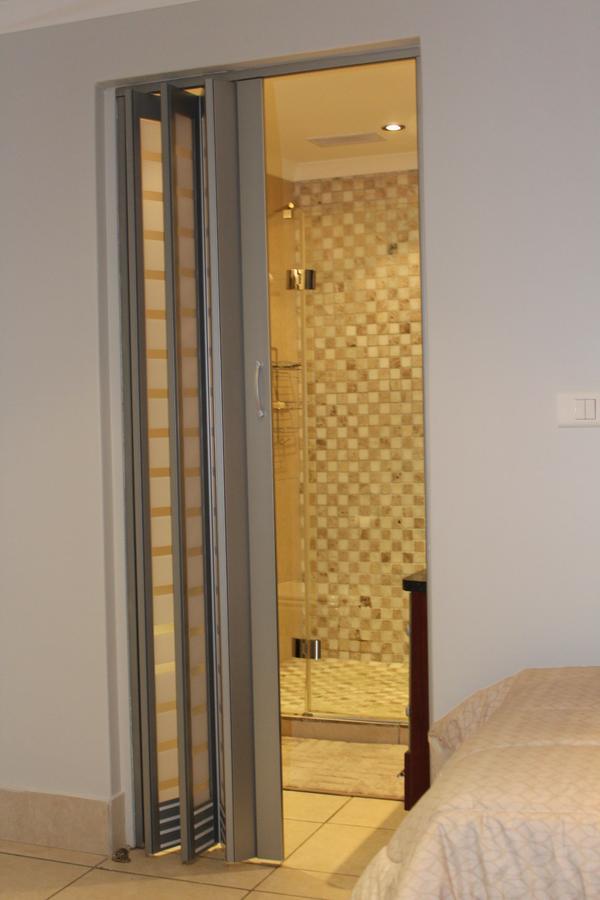 Seafront Apartment In Мозел Бей Екстериор снимка