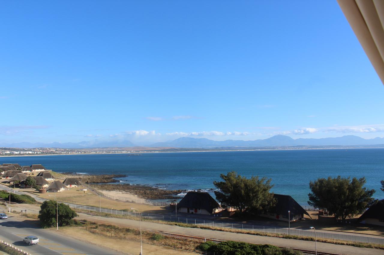 Seafront Apartment In Мозел Бей Екстериор снимка
